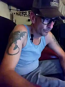 Snapshot of Pumpndeep chatting on July 16, 8:44 am Pumpndeep online show from July 16, 8:44 am
