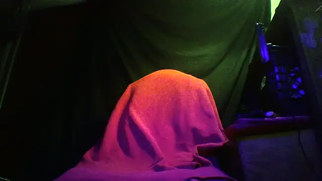 Snapshot of Pumpndeep chatting on November 9, 10:08 am Pumpndeep online show from November 9, 10:08 am