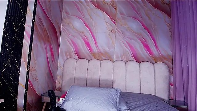 mia stanfort online show from April 13, 7:18 pm