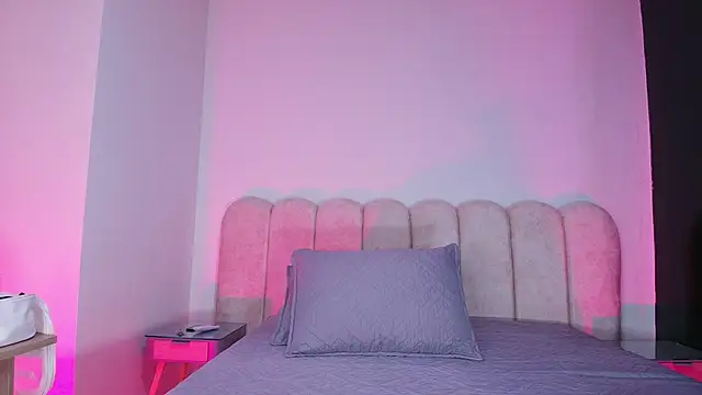 mia stanfort online show from November 22, 7:13 pm