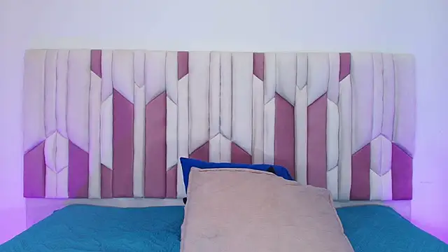 mia stanfort online show from October 28, 7:13 pm