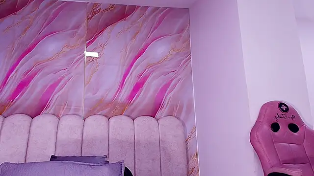 mia stanfort online show from February 15, 7:13 pm