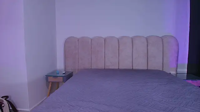 mia stanfort online show from December 4, 7:13 pm