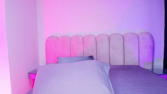 mia stanfort online show from December 22, 7:14 pm