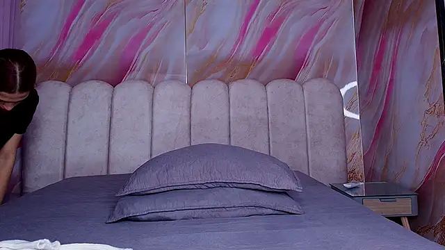 mia stanfort online show from March 20, 7:15 pm