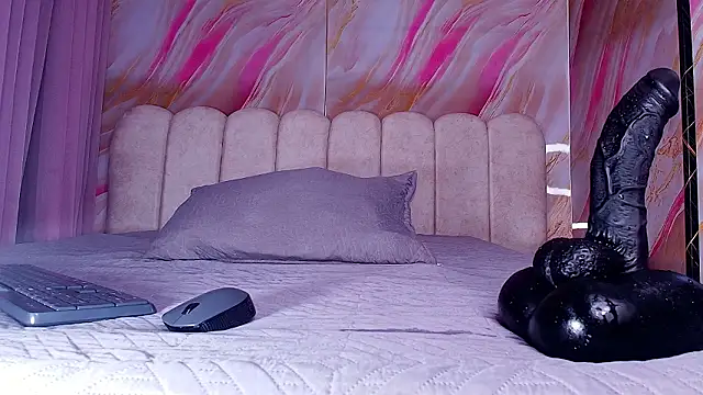 mia stanfort online show from March 19, 7:14 pm