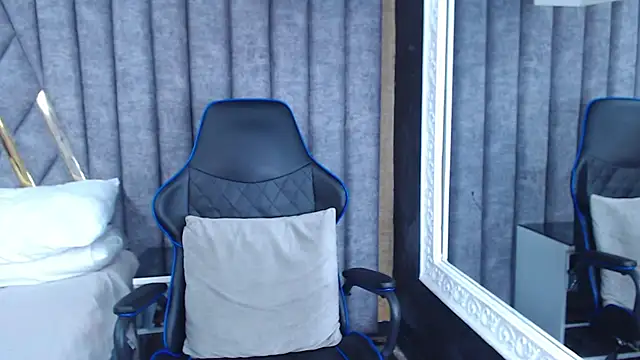 Snapshot of JakeMoxley chatting on March 20, 7:35 pm JakeMoxley online show from March 20, 7:35 pm