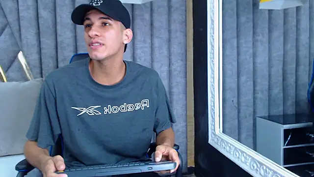 Snapshot of JakeMoxley chatting on March 14, 1:02 pm JakeMoxley online show from March 14, 1:02 pm