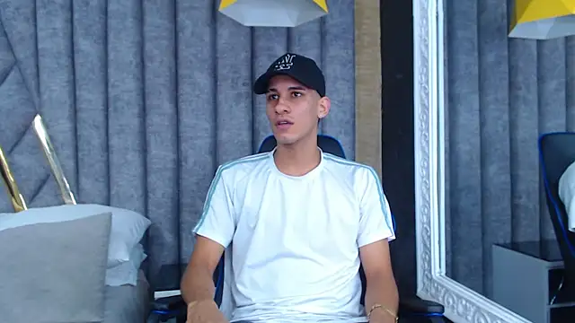 Snapshot of JakeMoxley chatting on March 10, 3:34 am JakeMoxley online show from March 10, 3:34 am