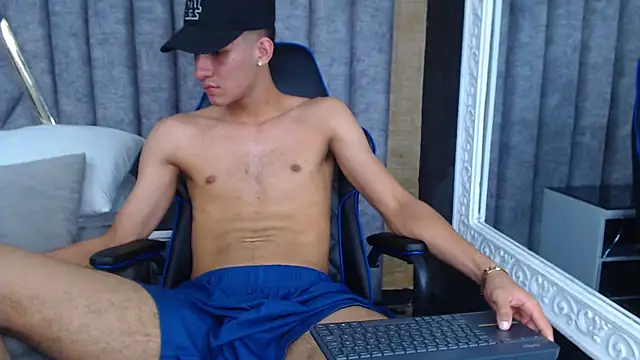 Snapshot of JakeMoxley chatting on March 10, 6:38 am JakeMoxley online show from March 10, 6:38 am