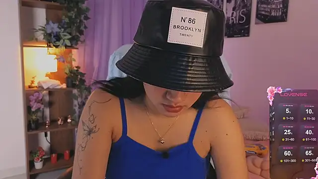 emilyrouxe online show from October 9, 2:50 pm