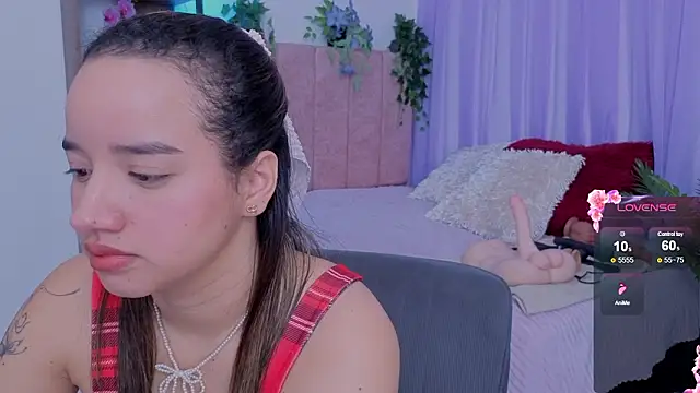 emilyrouxe online show from February 21, 3:47 pm