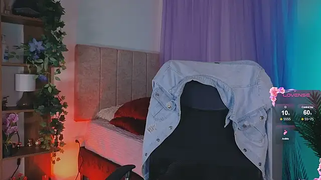 emilyrouxe online show from November 14, 4:21 pm