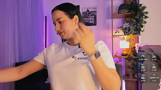 emilyrouxe online show from September 17, 1:13 pm