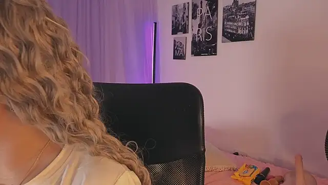 emilyrouxe online show from October 2, 3:04 pm