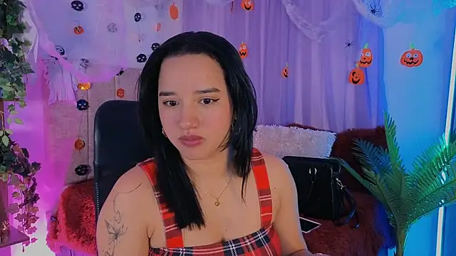 emilyrouxe online show from October 25, 4:07 pm