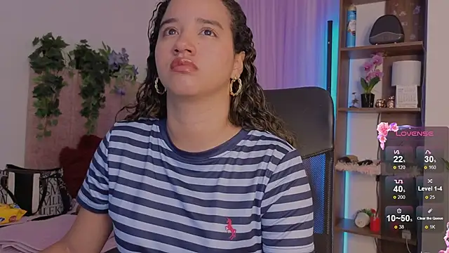 emilyrouxe online show from April 14, 5:29 pm