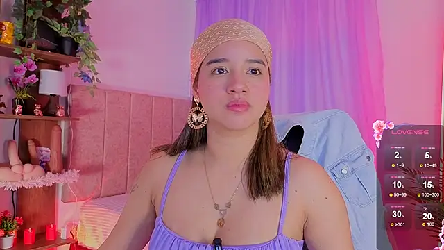 emilyrouxe online show from November 22, 3:33 pm