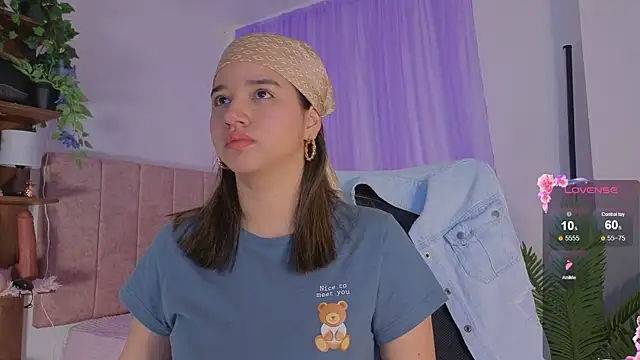 emilyrouxe online show from November 30, 2:07 pm