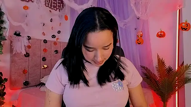 emilyrouxe online show from October 24, 1:32 pm