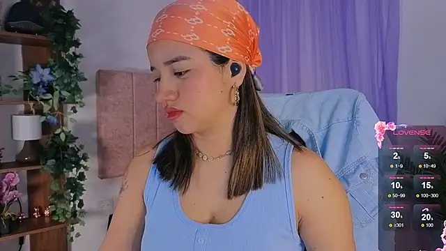 emilyrouxe online show from November 15, 2:54 pm