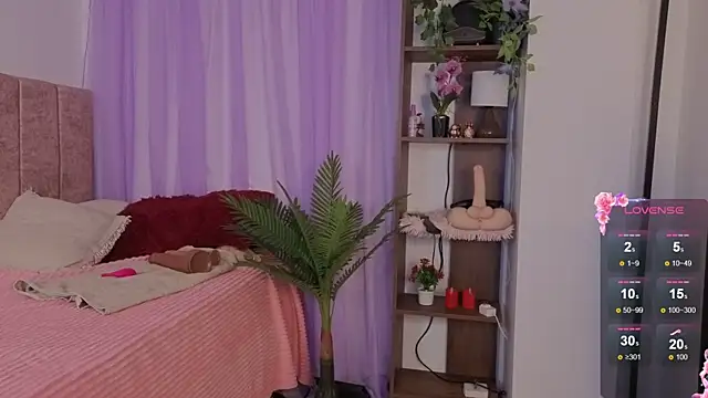 emilyrouxe online show from January 8, 2:56 pm