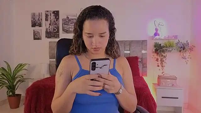 emilyrouxe online show from May 28, 3:18 pm