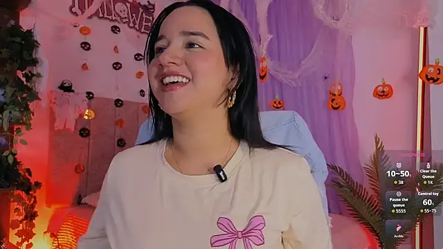 emilyrouxe online show from October 21, 3:00 pm