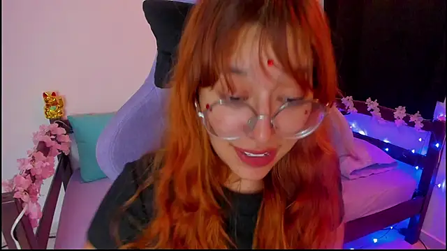  Moon Johnson online show from October 30, 1:48 am