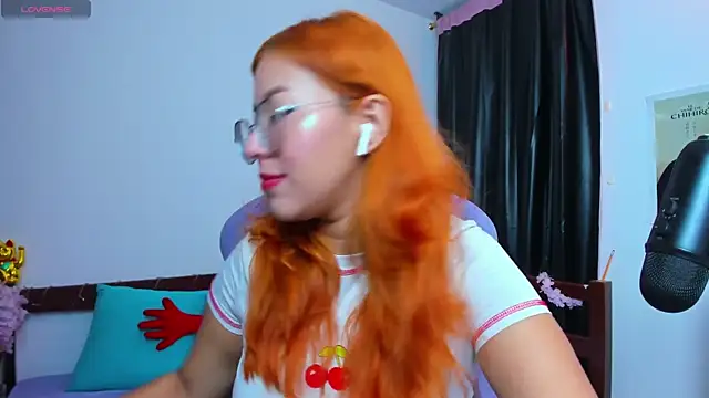  Moon Johnson online show from February 22, 11:39 pm