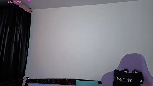 Snapshot of _Moon_Johnson chatting on May 26, 12:31 am Moon Johnson online show from May 26, 12:31 am