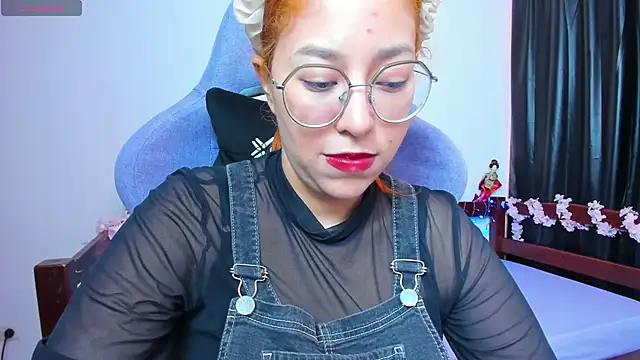  Moon Johnson online show from February 15, 11:03 pm