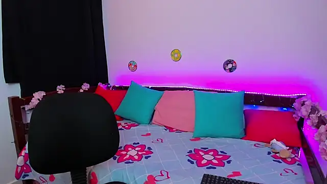  Moon Johnson online show from September 18, 2:58 am