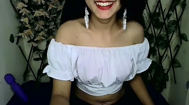 SUZY FROMUS online show from February 25, 11:04 pm