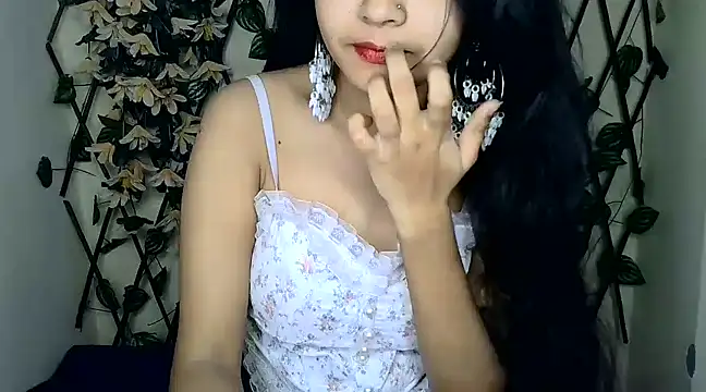 SUZY FROMUS online show from February 18, 8:25 pm