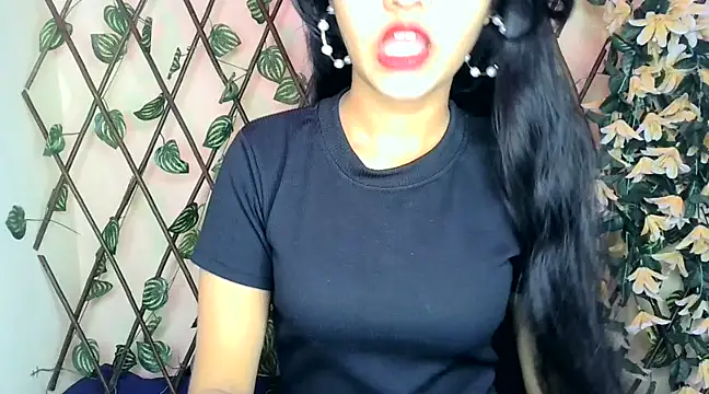 SUZY FROMUS online show from January 28, 11:17 am