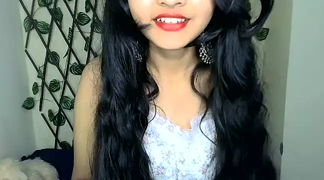 SUZY FROMUS online show from January 23, 6:14 pm