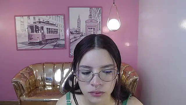 Snapshot of tessa_t chatting on January 17, 10:44 am tessa t online show from January 17, 10:44 am