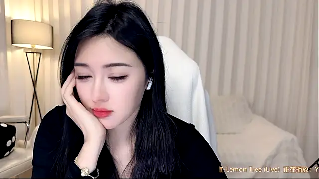 K-moumou online show from February 13, 9:15 pm