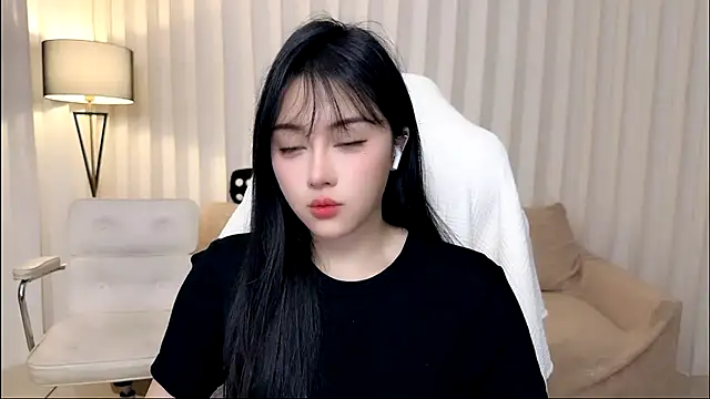 K-moumou online show from May 6, 3:49 pm