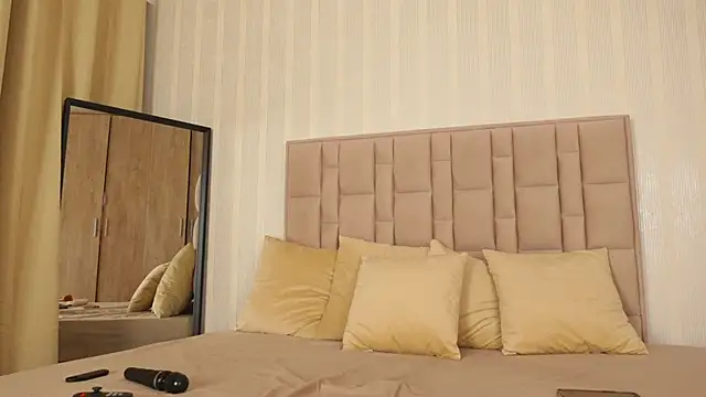 GabyRios online show from October 27, 9:05 pm