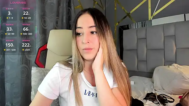 Snapshot of AliceSteel12 chatting on October 10, 11:05 pm AliceSteel12 online show from October 10, 11:05 pm