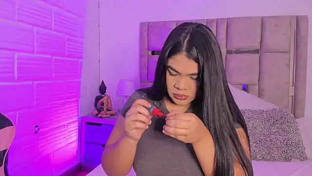 EmmaBecket2 online show from November 19, 4:01 am