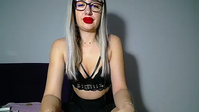 Julianna68 online show from October 29, 7:35 pm