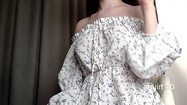 Snapshot of ElliaSquirtGirl chatting on March 15, 8:48 am ElliaSquirtGirl online show from March 15, 8:48 am