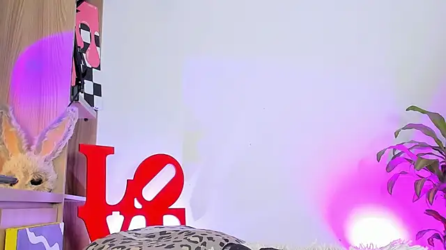 adelarangel online show from December 17, 11:10 pm