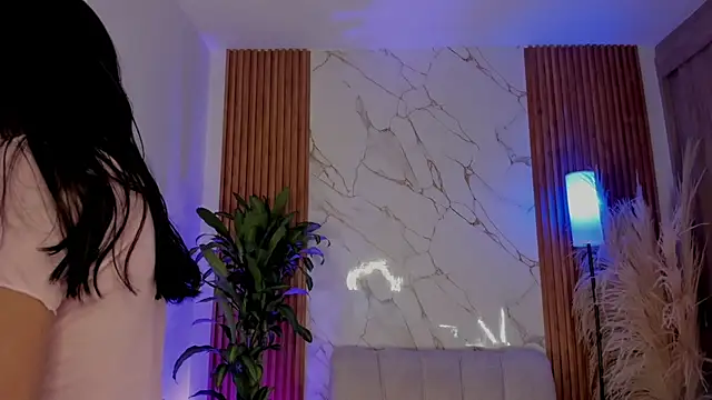 sara gwen online show from June 12, 1:03 am