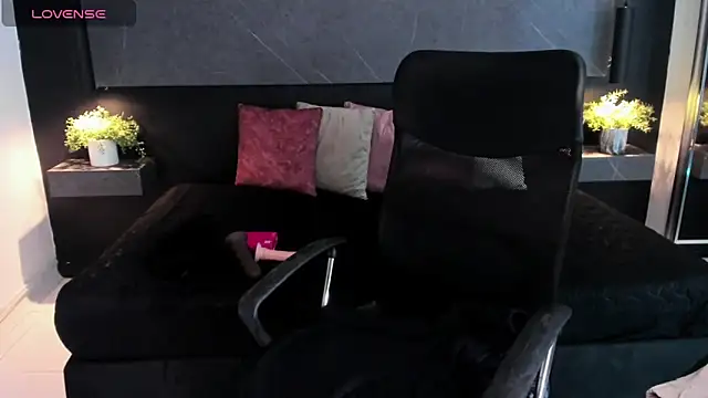 Danielacossio online show from February 6, 4:19 am