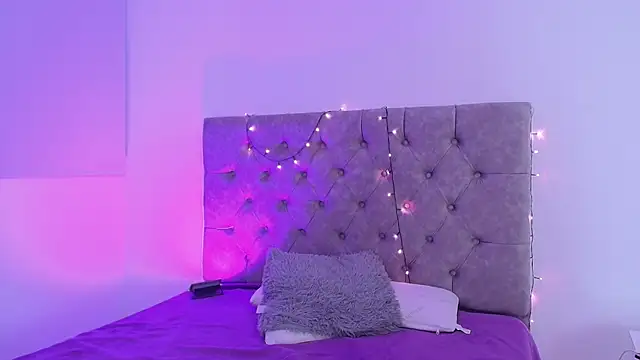  kimtorres   online show from February 19, 11:25 pm