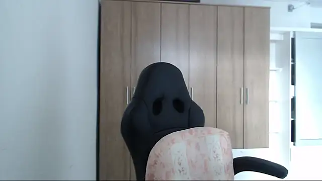 RoxanaLove9 online show from November 25, 8:42 pm